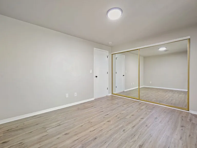 4921 SW 59th Ave — Photo 4