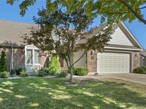 619 NW Alexa Ln, Lees Summit, MO 64081