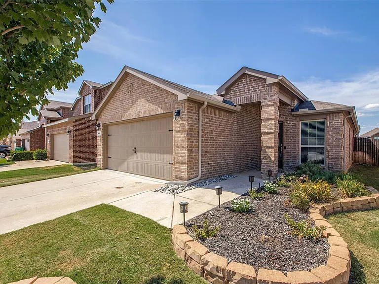 8905 Deadwood Ln — Photo 2
