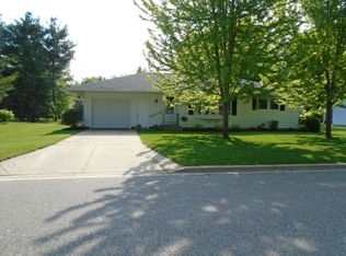 60 6th St, Prairie Du Sac, WI 53578