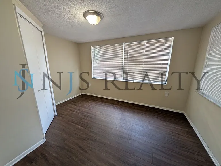 9520 Gray Fox Ln — Photo 14