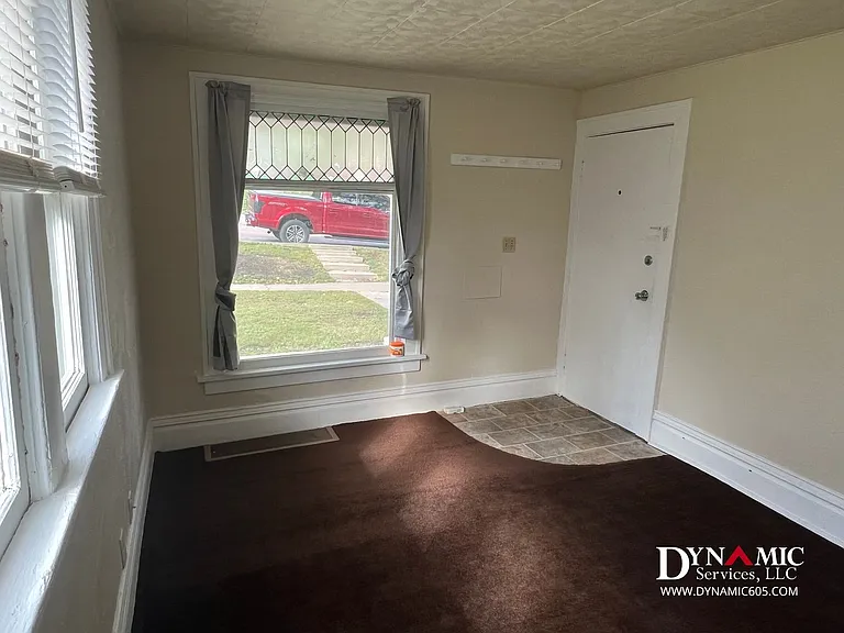 434 N Spring Ave | All Utilities Paid by Landlord — Photo 5