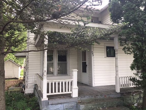 2nd image of 402 E Superior St