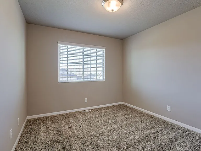 18812 Birch Ave — Photo 20