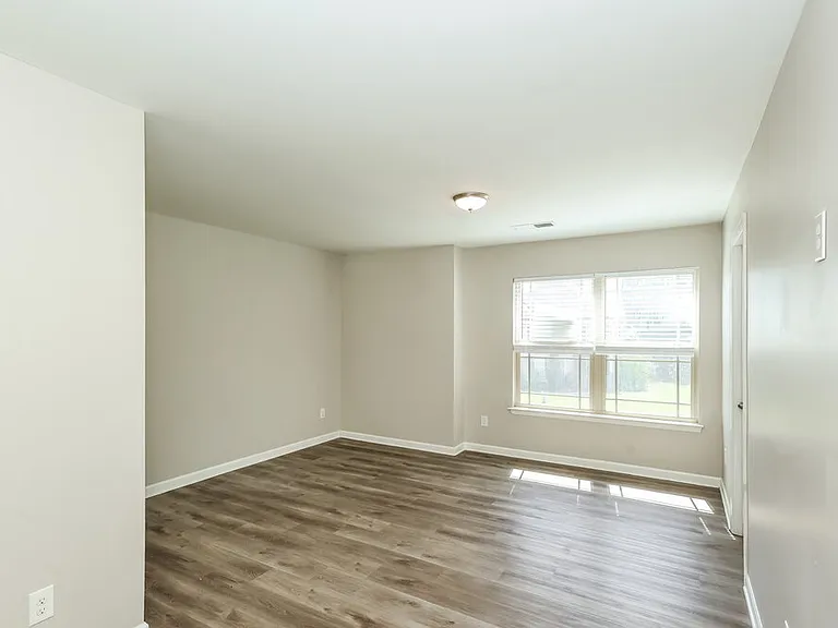 117 Worthing Ln — Photo 5