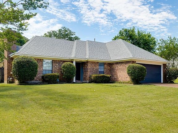 2nd image of 4869 Walden Glen Dr
