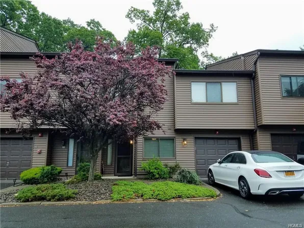 40 Timberline Dr, Nanuet, NY 10954