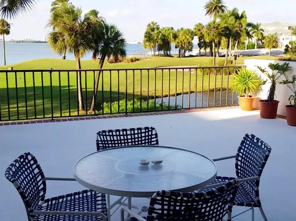 50 Coe Rd APT 214, Belleair, FL 33756
