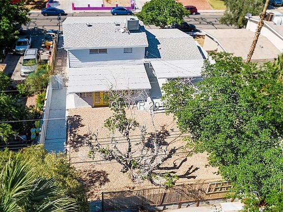 4th image of 4695 Meredith Ave