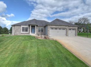 60882 Kelsie Ct, Elkhart, IN 46517