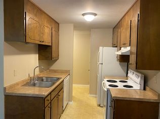 1015 7th St SE #D, Puyallup, WA 98372