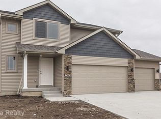 1413 NW Sunset Ln, Grimes, IA 50111