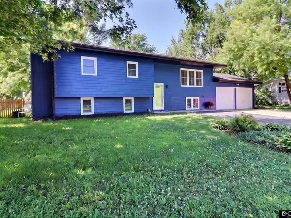 441 Sunset Dr, Fremont, NE 68025