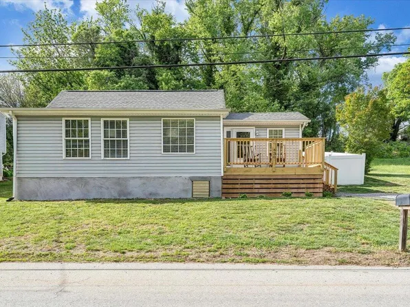 430 Tinker Ave, Vinton, VA 24179