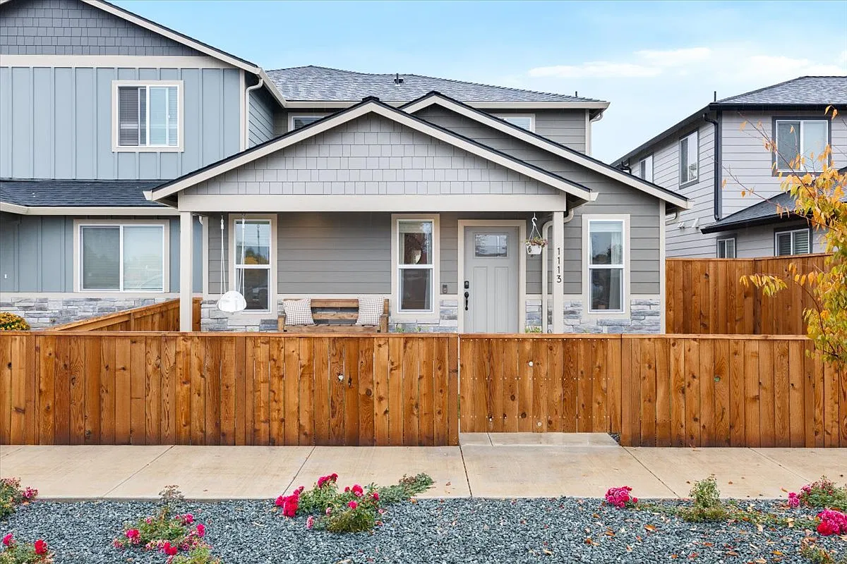 687, ID 3# 1113 Annalise Street - 0 — Photo 2