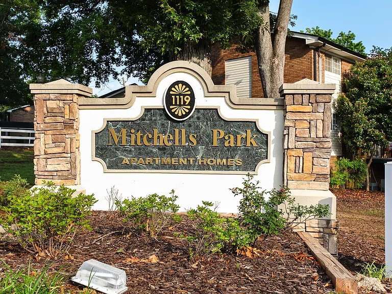 Mitchell s Park Apartments — Photo 20