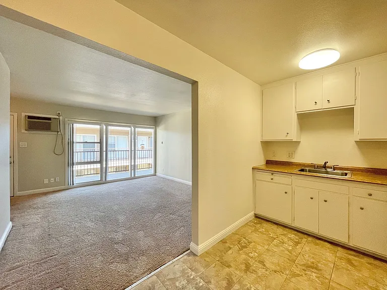 1214 Bell Street — Photo 10