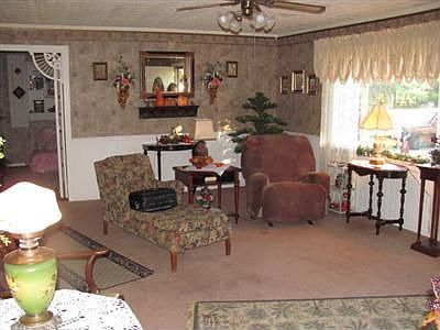 3rd image of 6884 Plainview Dr