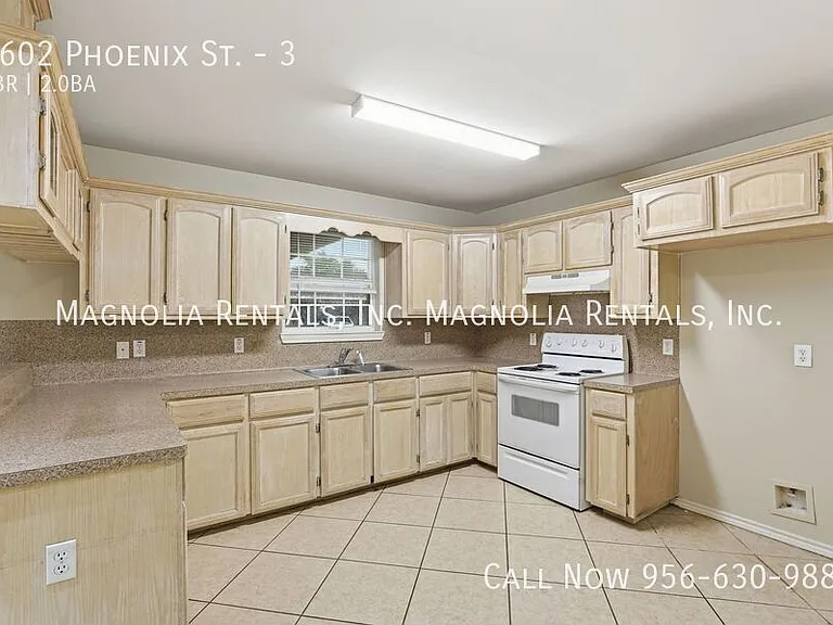 1602 Phoenix St #3 — Photo 4
