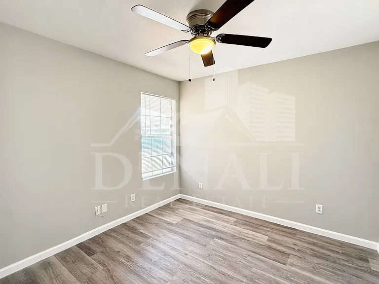 490 E Bart Dr — Photo 16