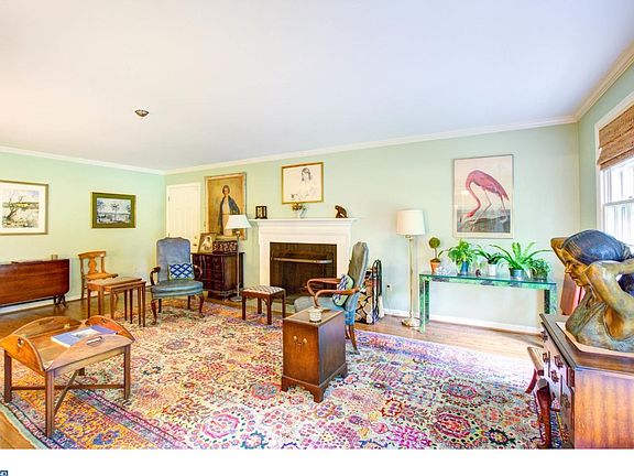 5th image of 215 Greenock Dr