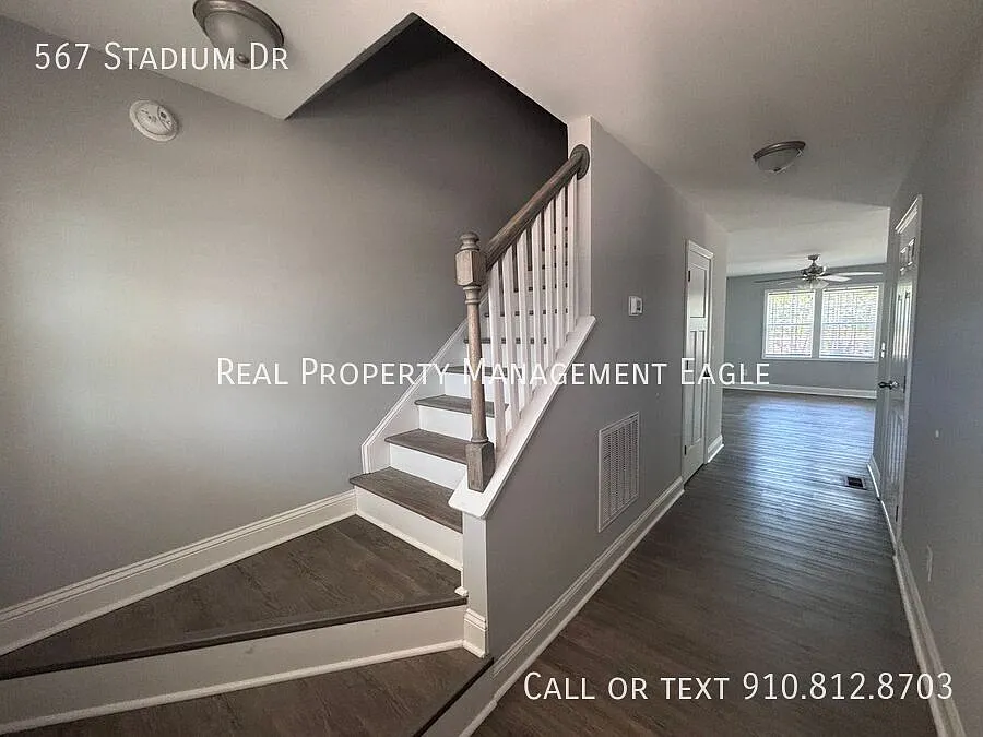 Building Photo - 567 Stadium Dr