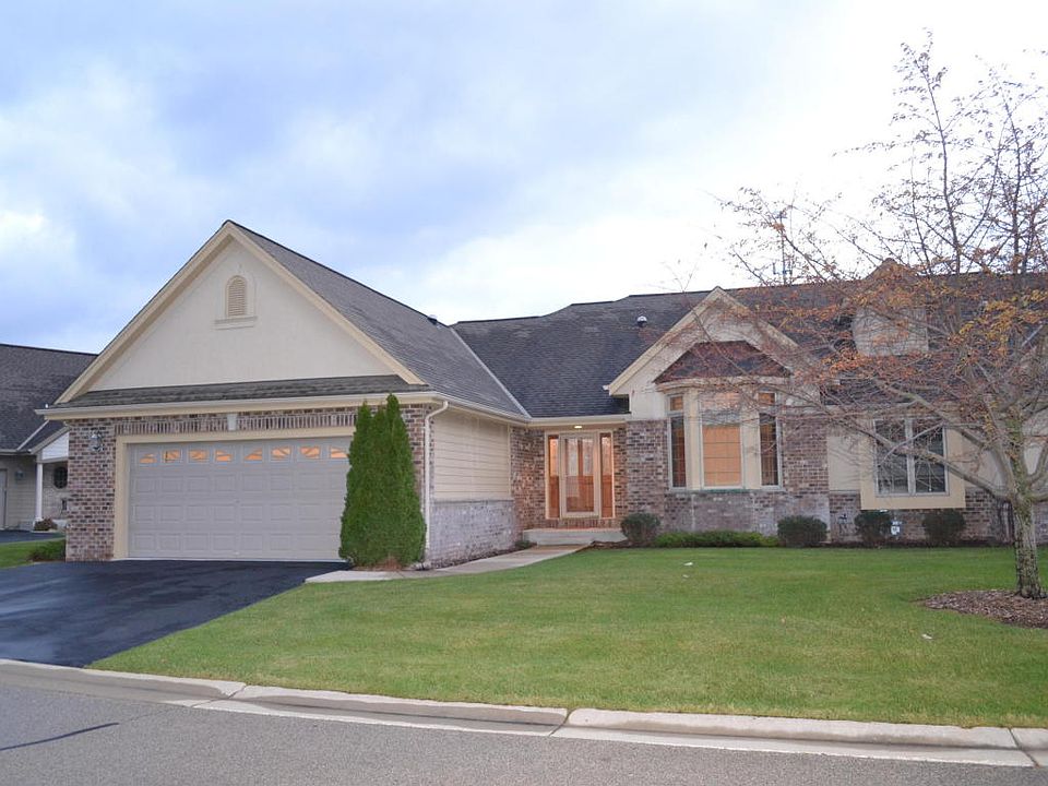 1st image of 219 Eagles Cove Cir