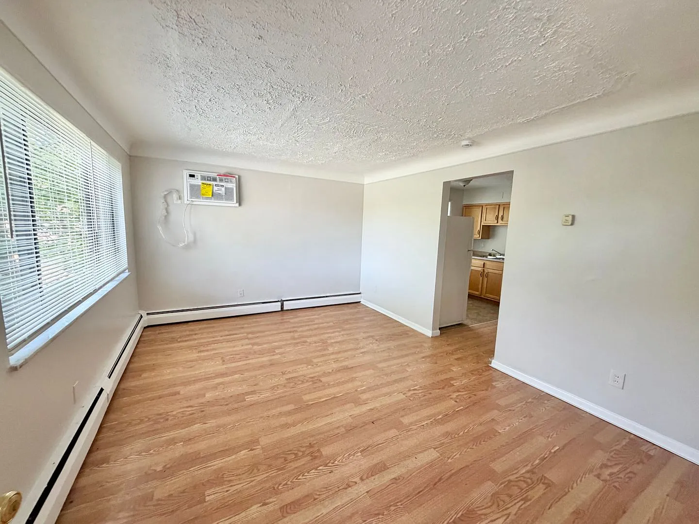 2609 Chesterfield — Photo 2