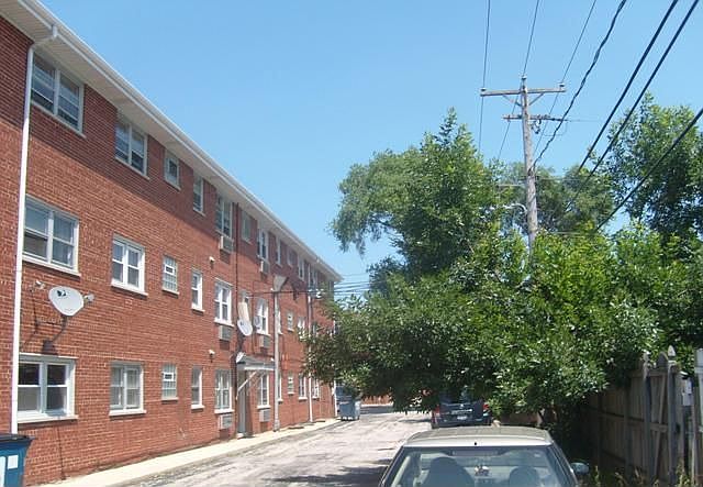 2nd image of 4145 W 79th St APT 1W