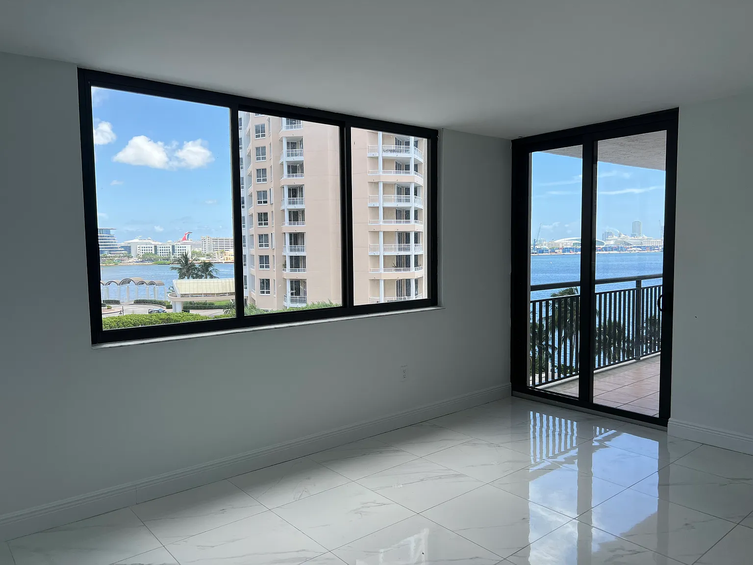 1 bed, 1.5 bath, 720 sqft, $3,200 — Photo 4