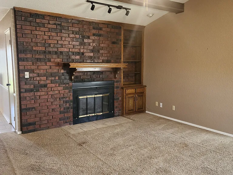 2821 Mount Vernon Rd — Photo 5