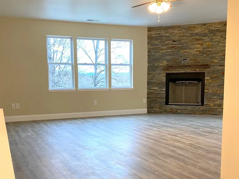 117 Country Ridge Rd — Photo 3