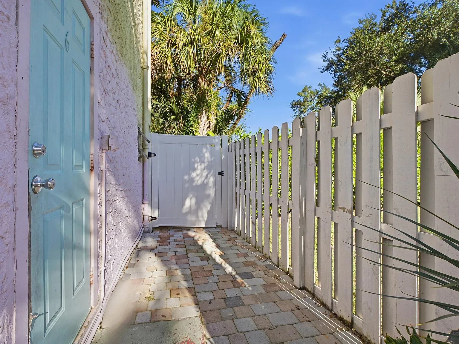 2 bed, 1.0 bath, 435 sqft, $2,300 — Photo 4
