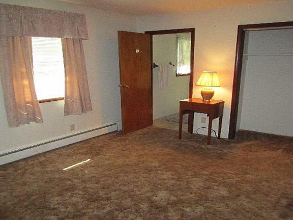 4th image of 1050 Forest Avenue Ext