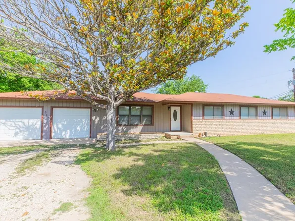 315 N Main St, Ingram, TX 78025