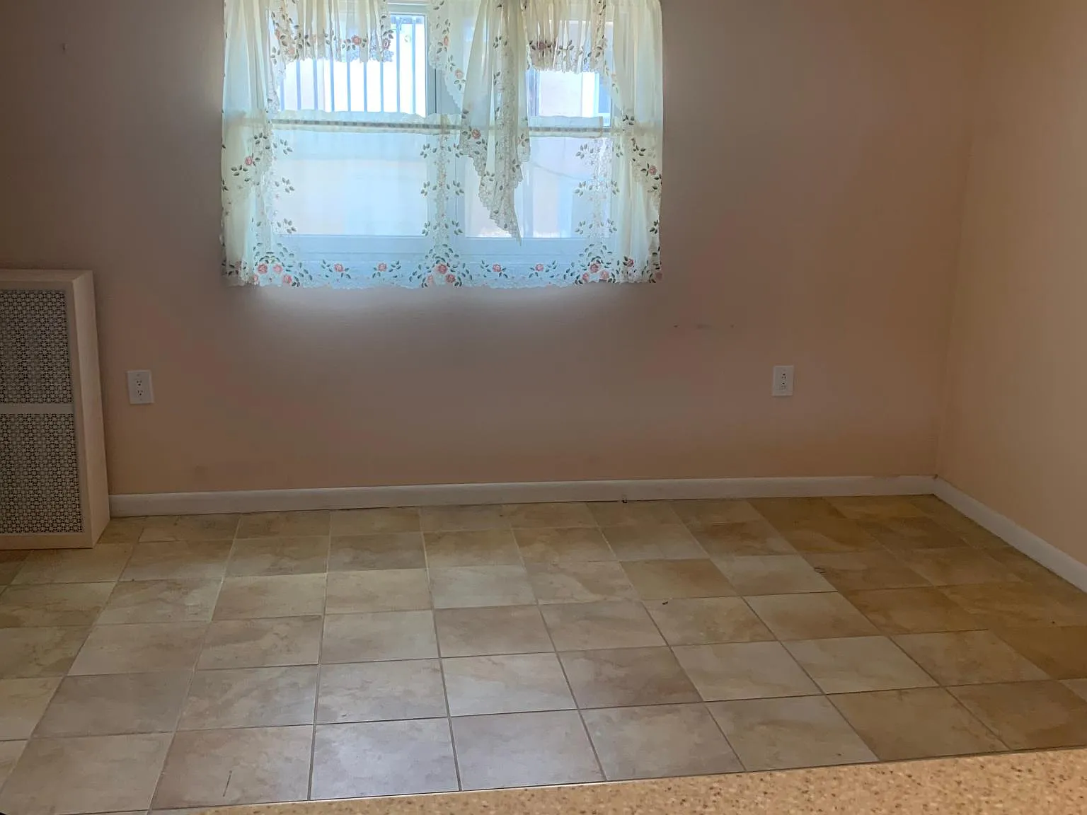 84 Maple St — Photo 3