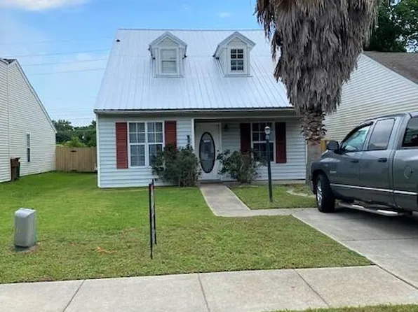 1720 James Buchanan Dr, Biloxi, MS 39531