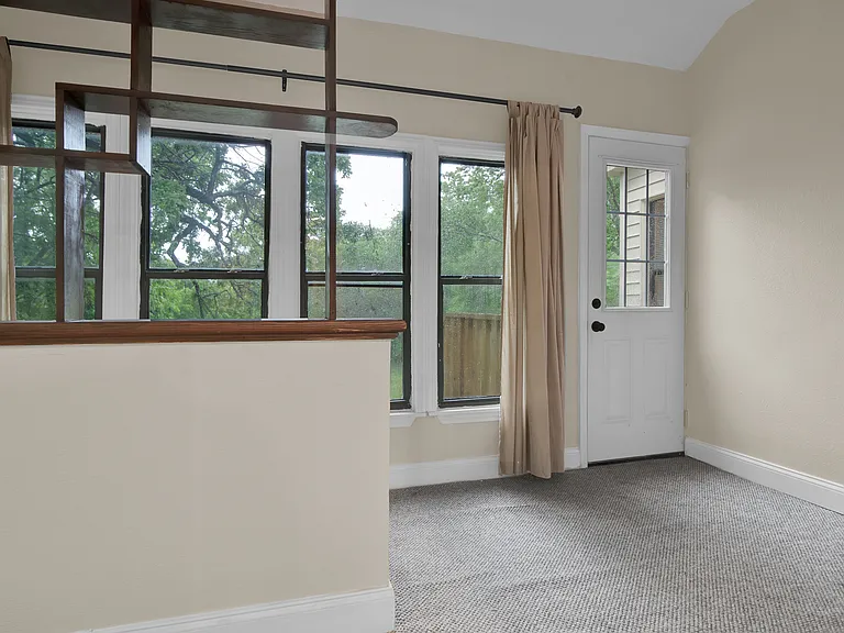 34 W Parnell St — Photo 11