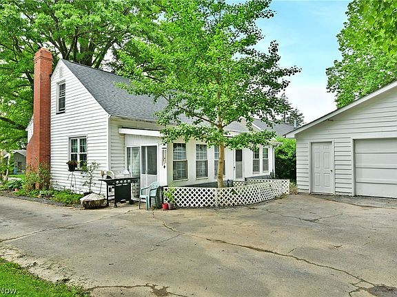 3rd image of 7435 Westview Dr