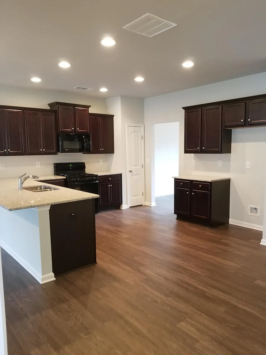 Kitchen - 422 Blue Sky Cir