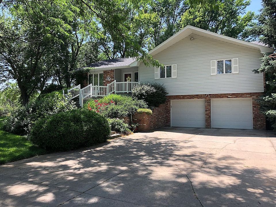 1st image of 1020 S Deerwood Dr