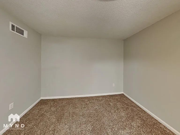 2569 Richwood St — Photo 12