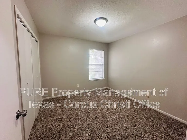 2025 Blue Angel St — Photo 22