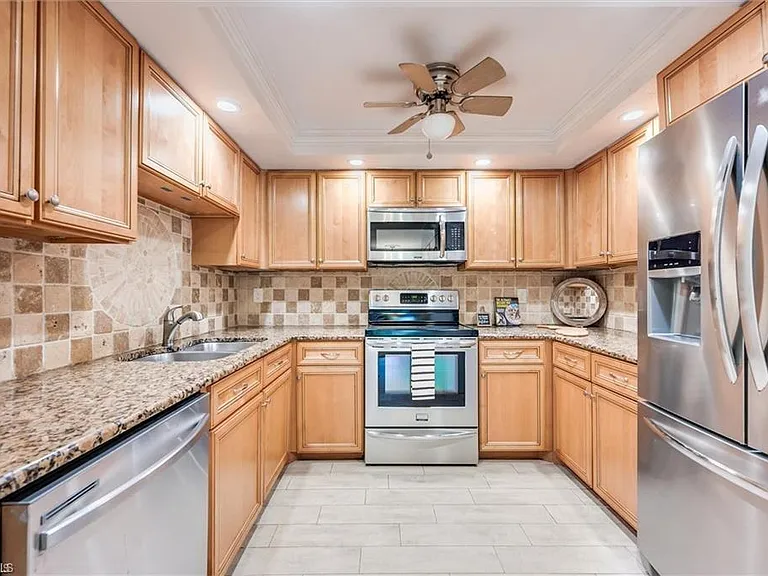 940 Augusta Blvd #D-939 — Photo 12