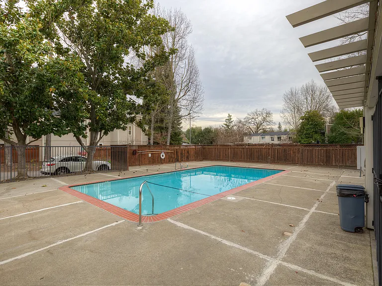 716 Garden Creek Pl — Photo 19