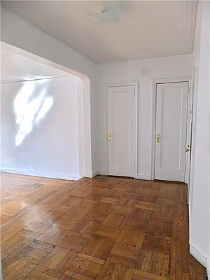 Rented by R New York | media 11