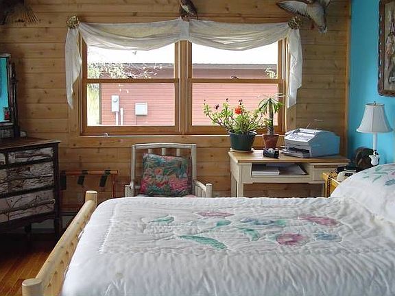 1st floor Master bedroom