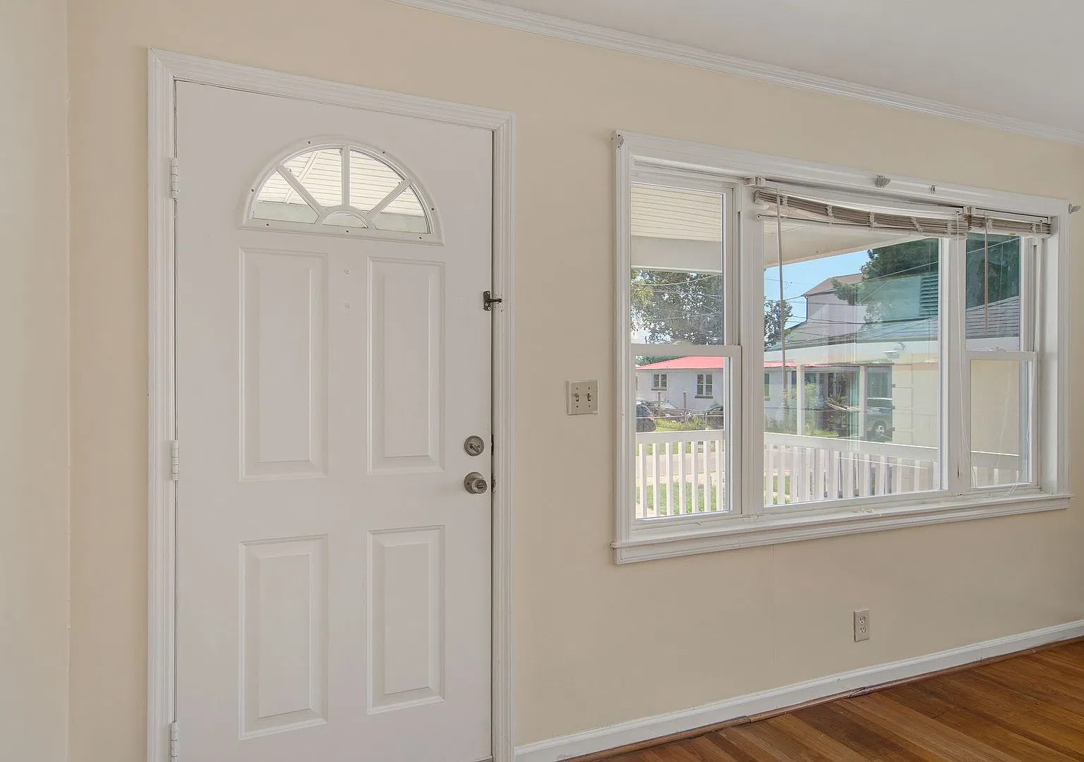 Spacious 3 Bedroom Home Near Downtown Charleston — Photo 3