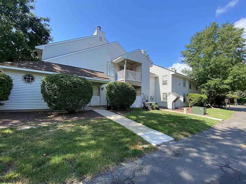 1st image of 10 Waterview Dr #52