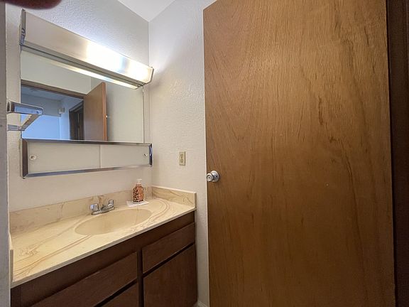 4th image of 98-833 Noelani St